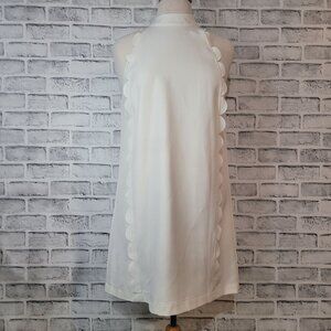 EUC TCEC White Scallop Detail Bridal Shift Dress Size Medium